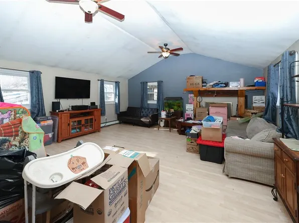 283 Steere Farm Rd, Burrillville, RI 02830