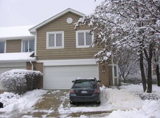 68 Woodstone Dr, Buffalo Grove, IL 60089