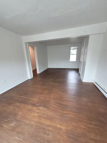565 W Market St Photo 1
