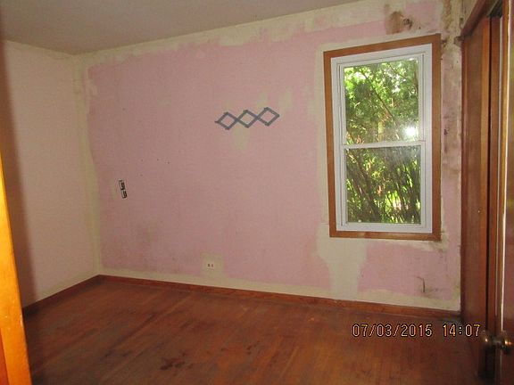 4th image of 20725 Gardner Ave