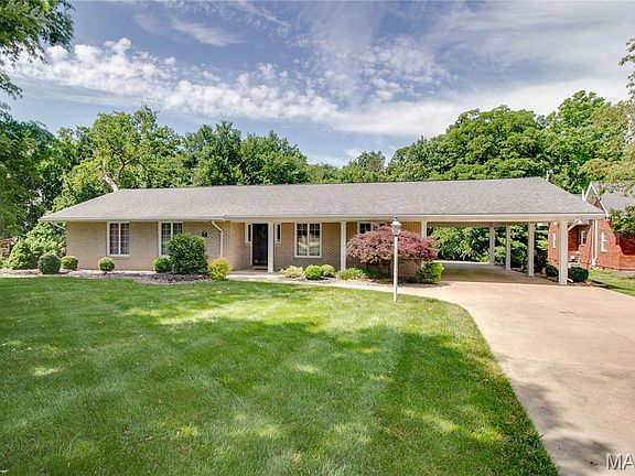 2nd image of 36 Oakwood Pl