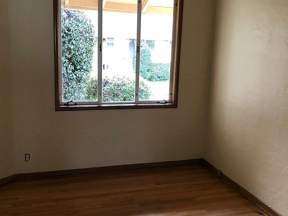 4th image of 18 Lester Ave #18