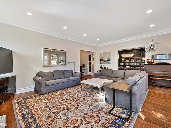 5th image of 5822 S Blackstone Ave APT 3