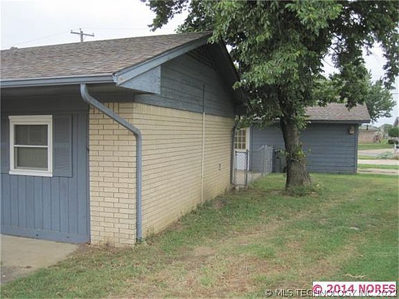 2nd image of 1213 W School St