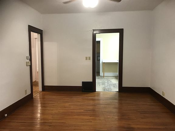 5th image of 110 McCreedy Dr