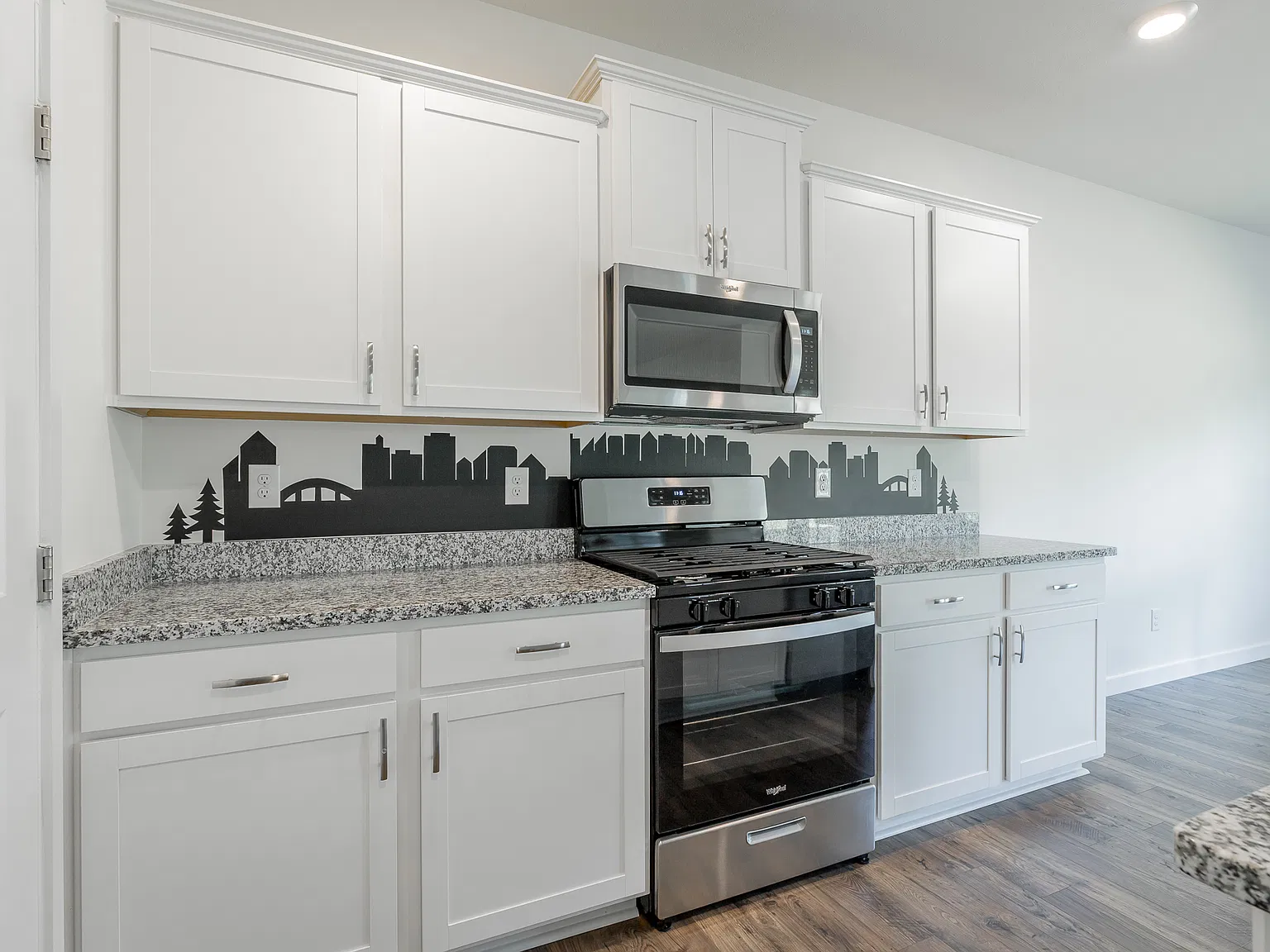 4 bed, 2250 sqft, $2,895 — Photo 4