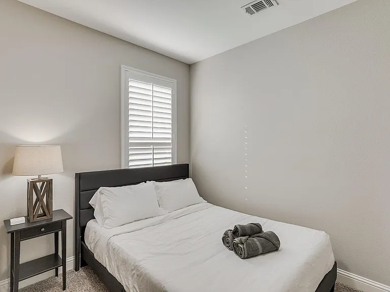 8206 Chesham Dr — Photo 34