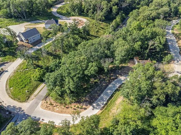 202 Ella Rose Ln, Saint Charles, MO 63304