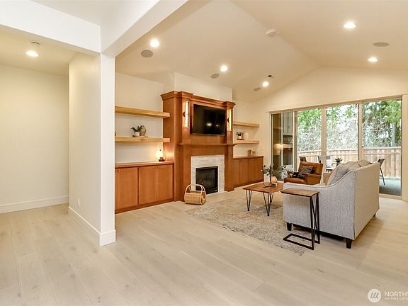 4th image of 18319 133rd Street E