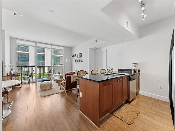 4th image of 4100 Salzedo St APT 609