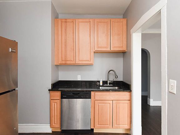 4th image of 3255 W Eastwood Ave Unit 4