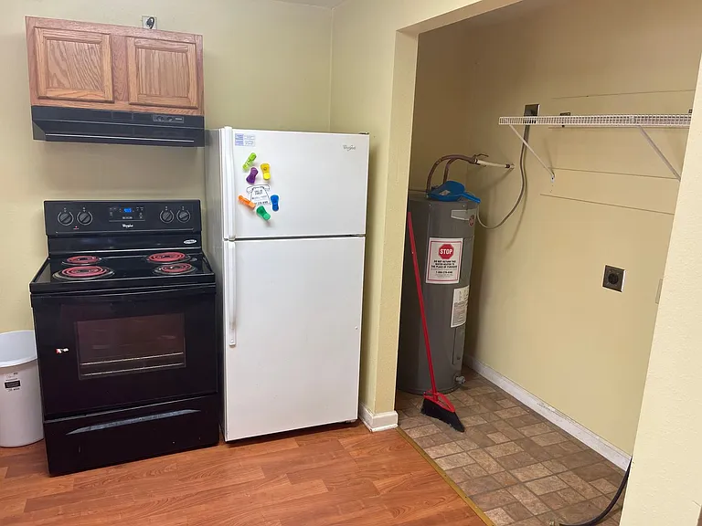 305 E Pine St #B — Photo 7