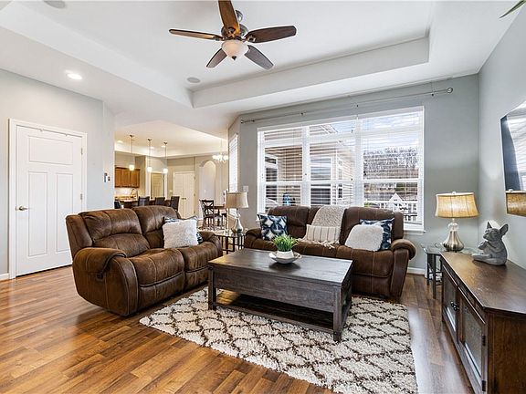 5th image of 712 Mission Hills Dr