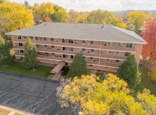 2051 Allen Blvd APT 402, Middleton, WI 53562