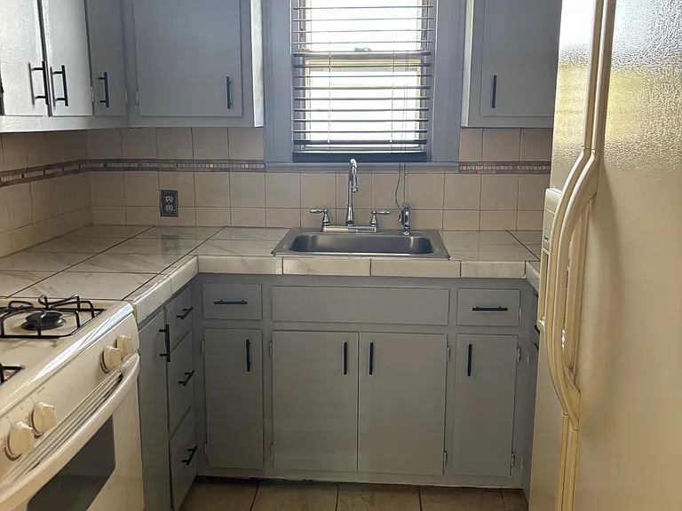 285 Westminster Pl #2 — Photo 8