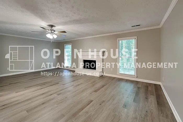 1765 Blackwillow Dr — Photo 4