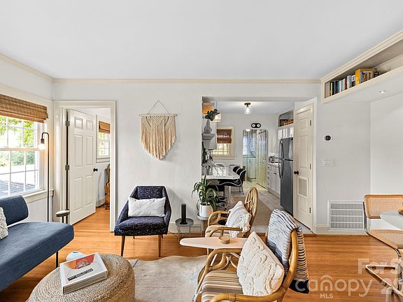 4th image of 1707 Club Rd APT 3