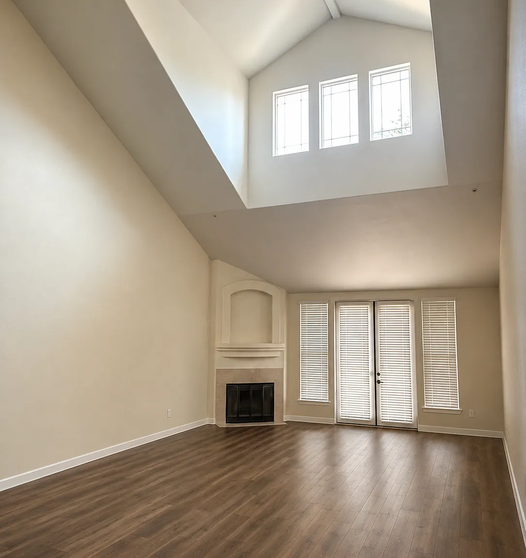 3 bed, 2.5 bath, 2128 sqft, $3,595 — Photo 1