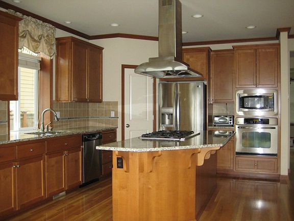 2nd image of 8123 NE 150th St