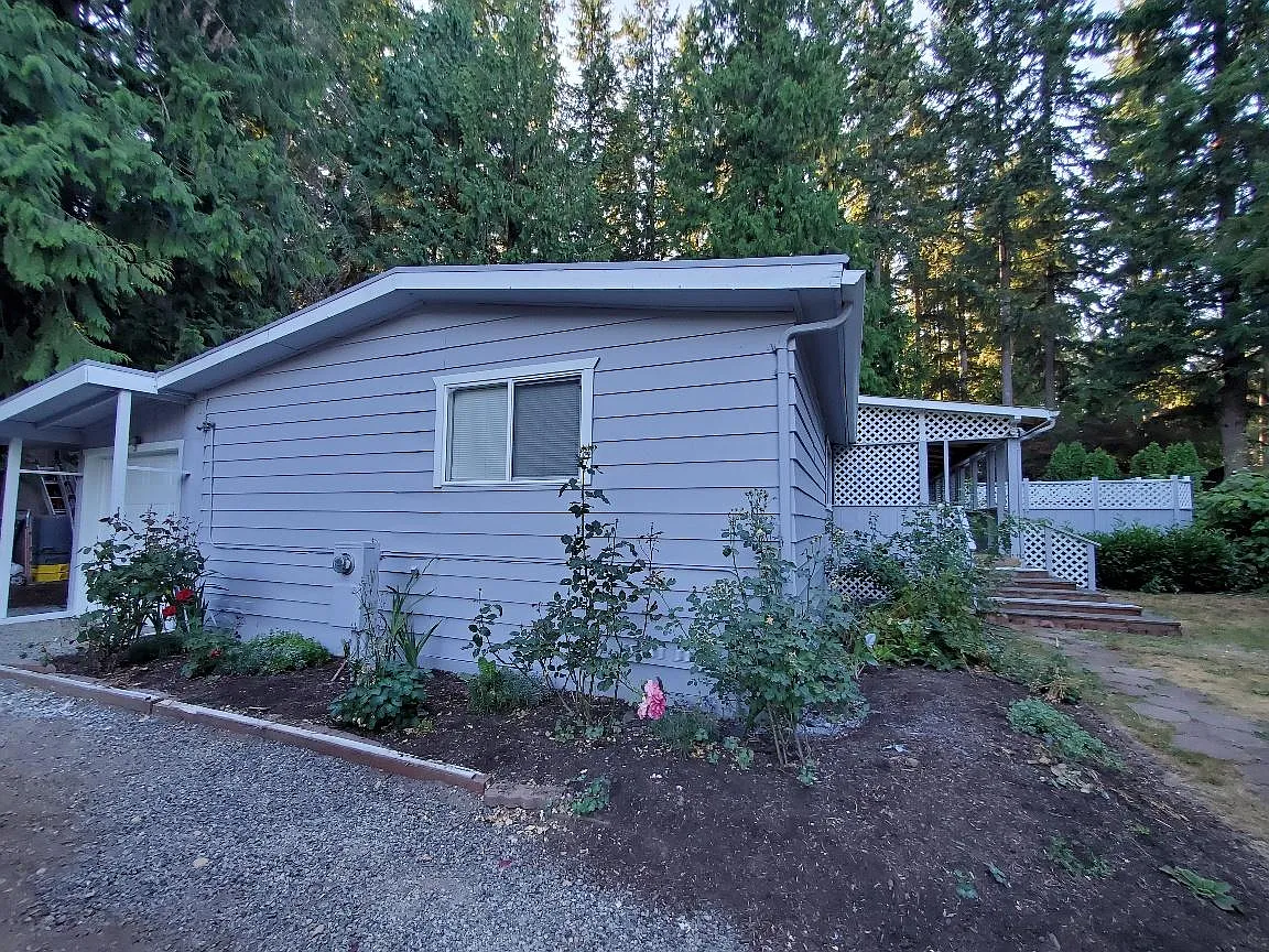 105 Ave SE — Photo 1