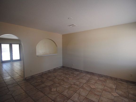 5th image of 6418 E Fairfield St