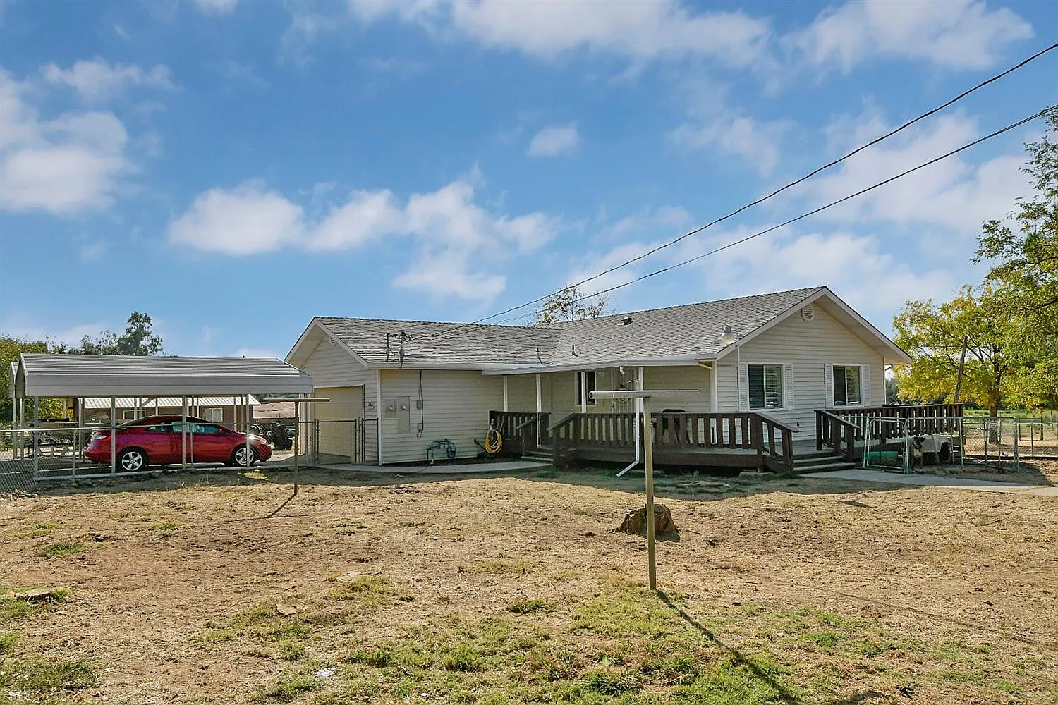 2291 S Villa Ave photo 1