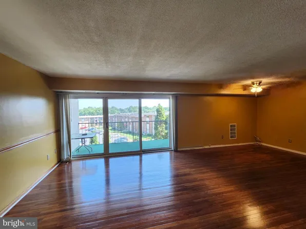 7527 Riverdale Rd APT 1827, Hyattsville, MD 20784