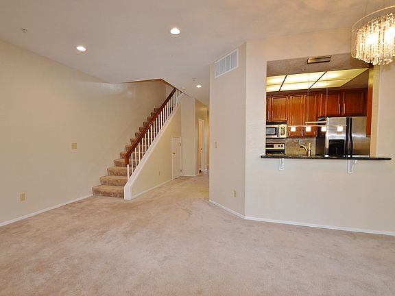 4th image of 316 Windingwood Court