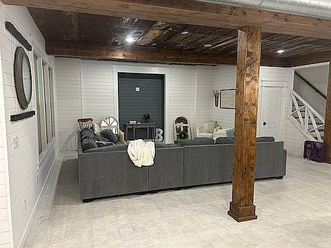 Basement, movie/social