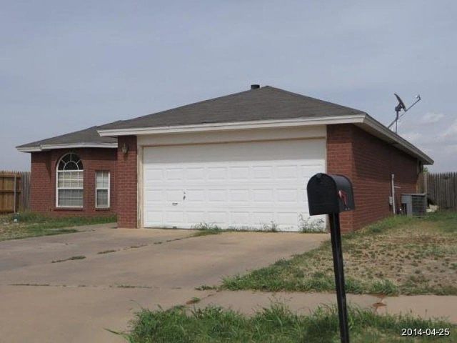 2nd image of 901 Genoa Ave