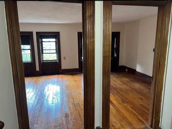 827 Carroll Street image 2 of 9