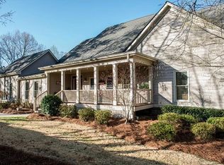 6040 Seminole Dr, Flowery Branch, GA 30542