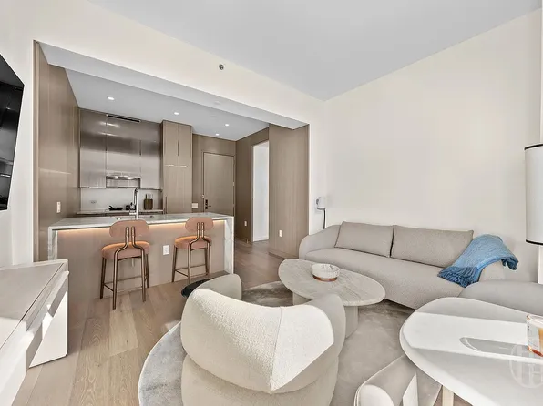 111 W 56th St #41D, New York, NY 10019