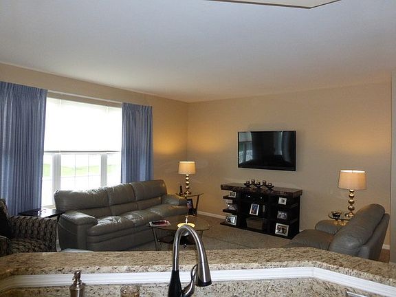 5th image of 13235 Honeysuckle Dr