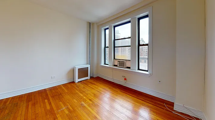 Rented by Bond New York | media 15