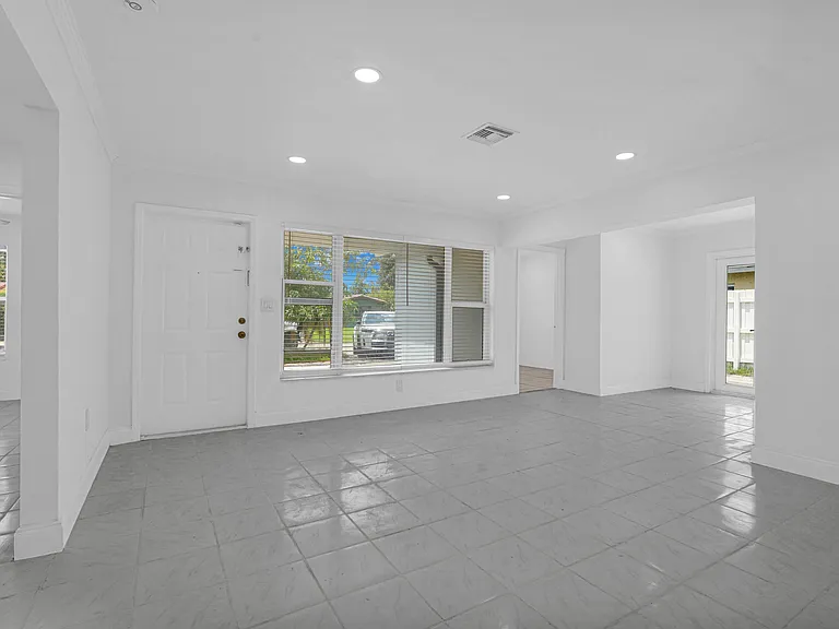 6621 Perry St — Photo 6