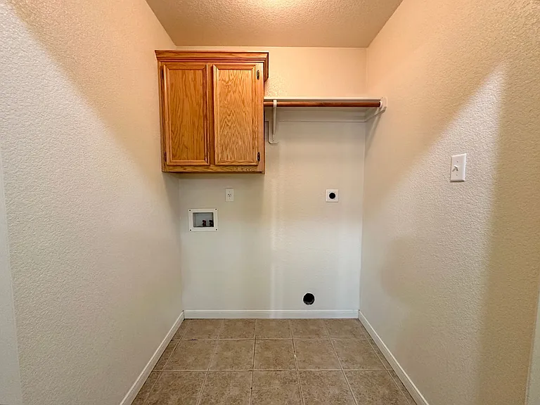 1111 Cinch Dr — Photo 17