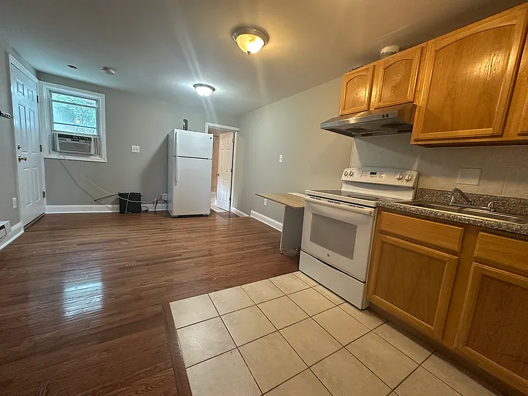 725 Wharton St #3 — Photo 4