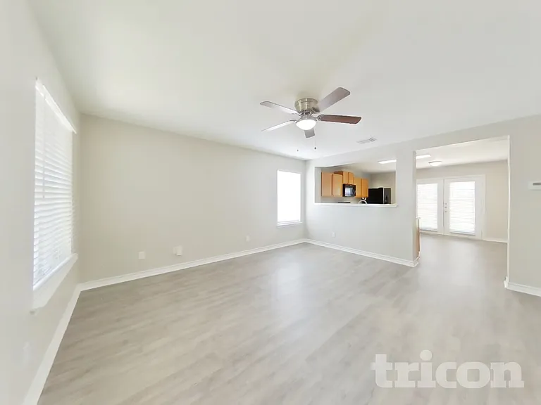 7 Beacon Oak — Photo 3