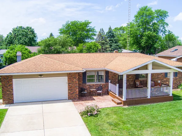 1617 Kaylee Ct, Sycamore, IL 60178