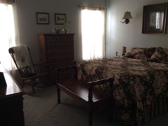 3rd image of 562 Siena Ln