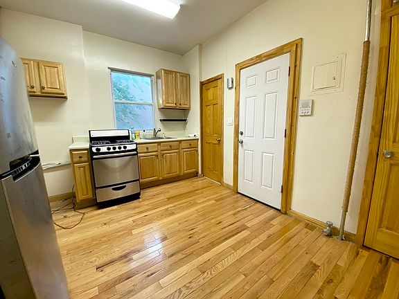 4th image of 600 Sterling Pl #2B