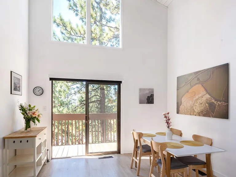14 Chalet Ct — Photo 5