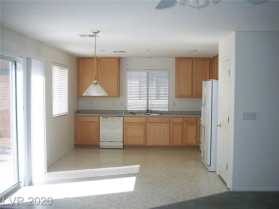 4th image of 9841 Erins Grove Ct