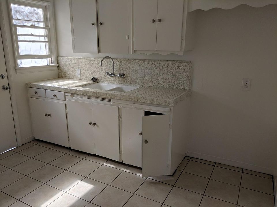 1st image of 11683 Chandler Blvd