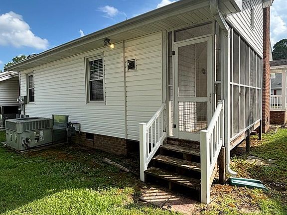 3rd image of 137 Sommerset Ct