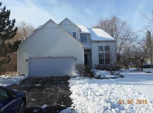 1607 Autumncrest Dr, Crystal Lake, IL 60014