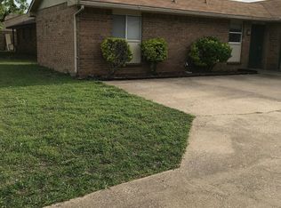 1124 S Clark Rd, Cedar Hill, TX 75104