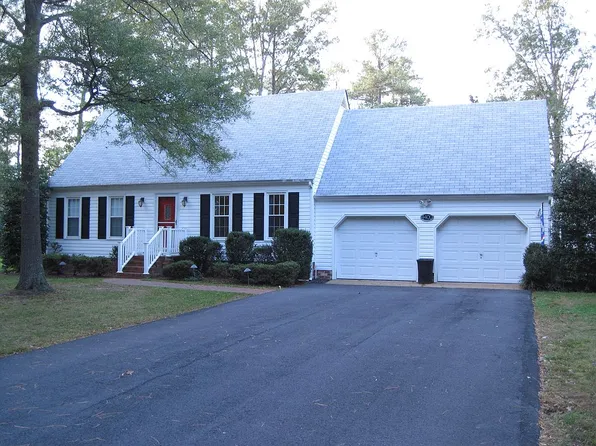 4400 Overlea Ct, Midlothian, VA 23112