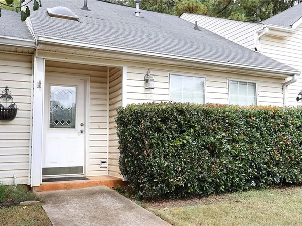 6170 Field Stone Dr, Douglasville, GA 30134